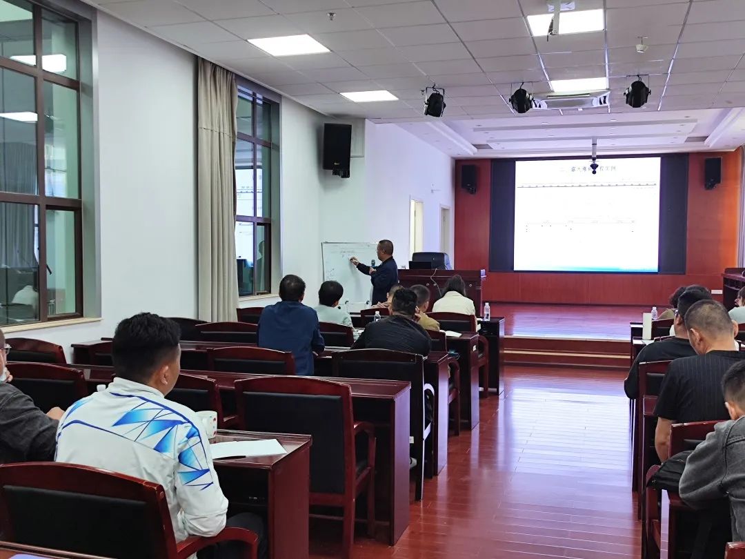 2022-06-01-公司開展工程技術(shù)人員爆破知識(shí)培訓(xùn).jpg