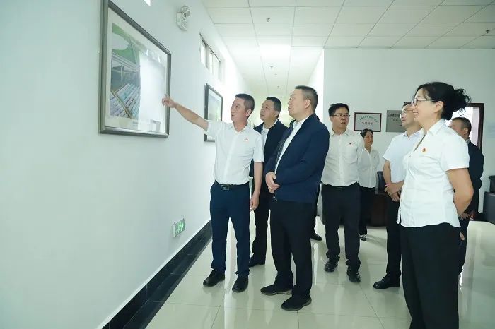 2022-06-17-陳祖軍調(diào)研公司時強調(diào)： 凝心聚力 聚焦主業(yè) 爭當(dāng)集團施工板塊的單項冠軍.jpg